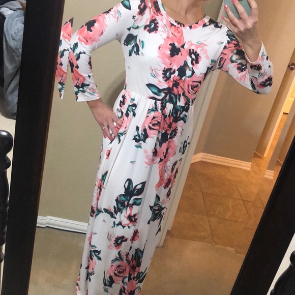 Floral long sleeve dress - Picture 3 of 3